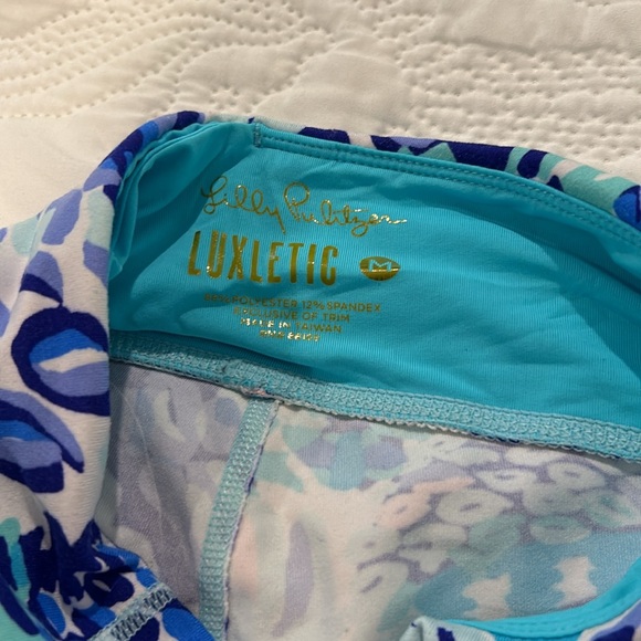 EUC Lilly Pulitzer cropped leggings.  Medium.  Beautiful blues and Perwinkles - Picture 4 of 5